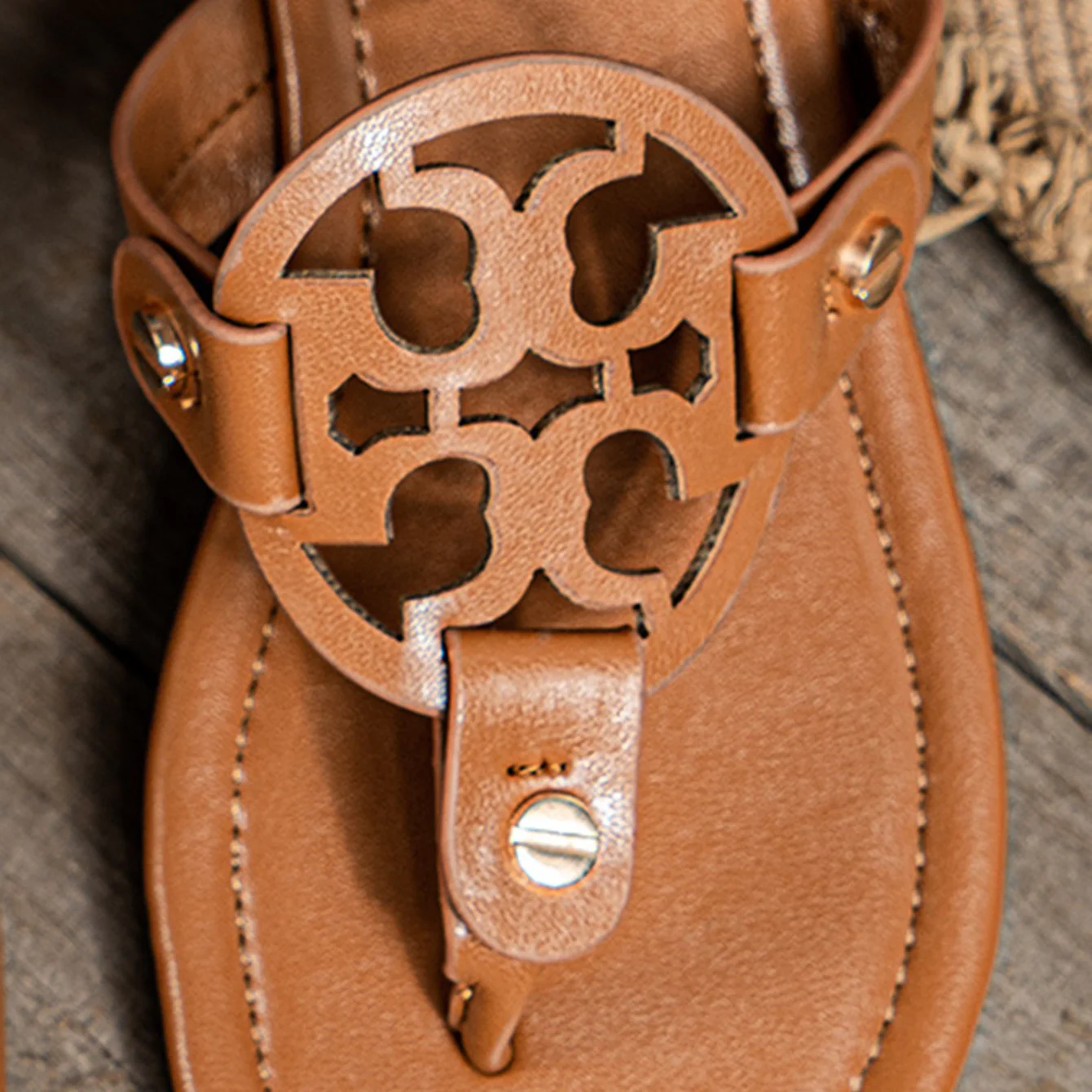 Women’s Aurelia Flat Thong Sandals – Elegant Roman-Inspired Summer Slides